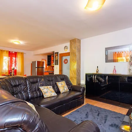 Martina Apartament *